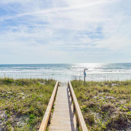 Jacksonville Sea Spray 2B, 1 Bedroom, Beachfront, Sleeps 2 Jacksonville Beach Exterior photo