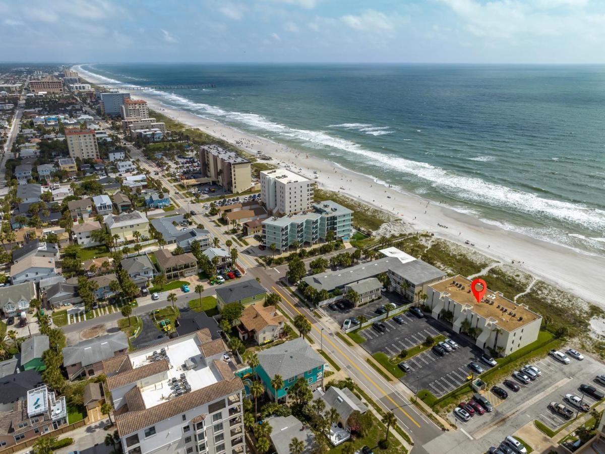 Jacksonville Sea Spray 2B, 1 Bedroom, Beachfront, Sleeps 2 Jacksonville Beach Exterior photo