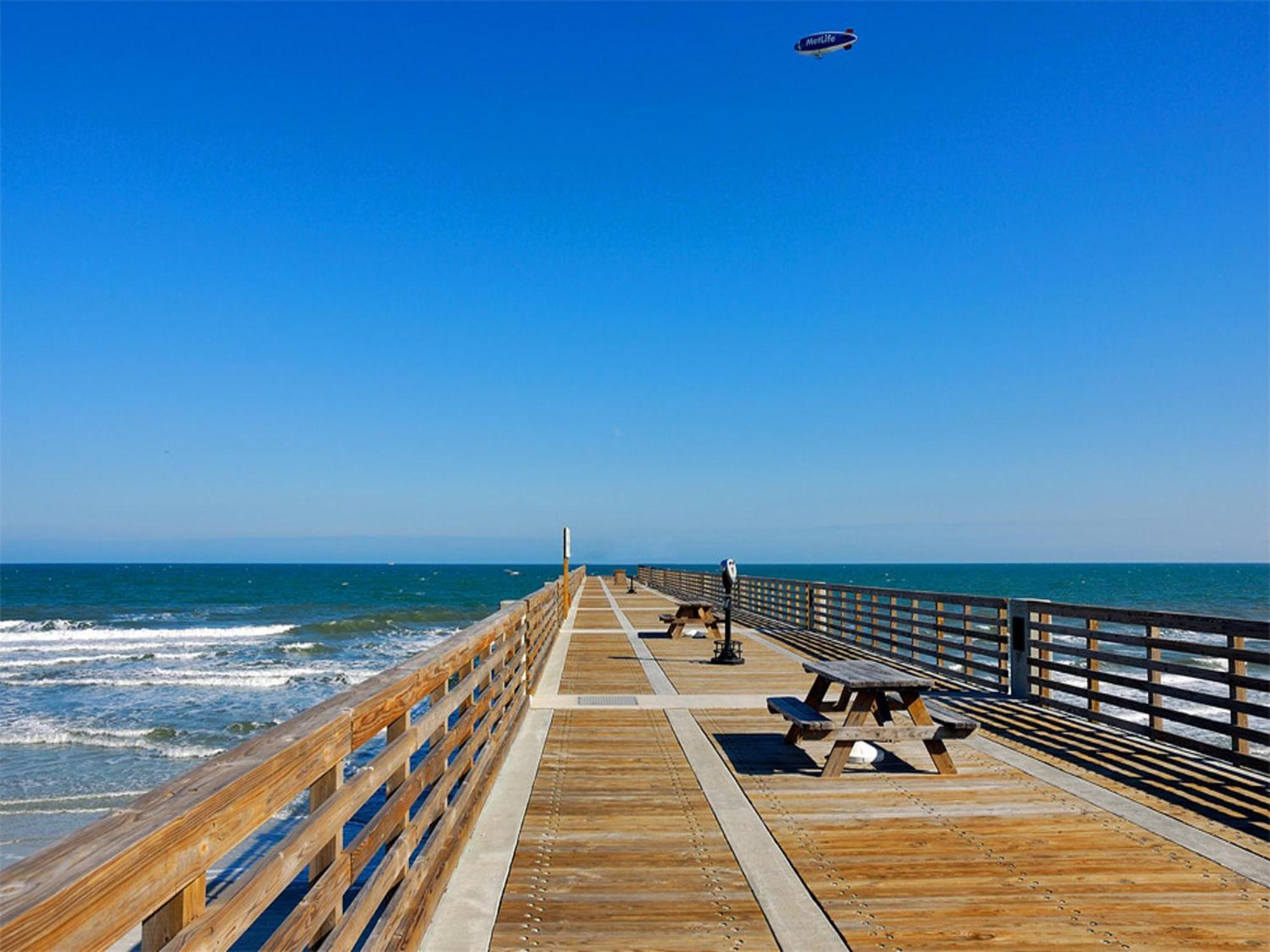 Jacksonville Sea Spray 2B, 1 Bedroom, Beachfront, Sleeps 2 Jacksonville Beach Exterior photo